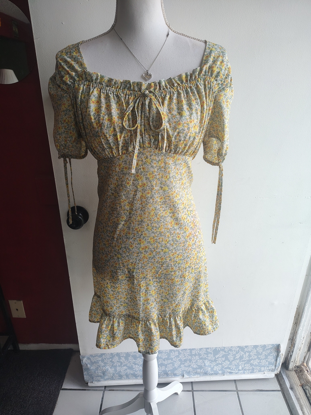 Indulge  Women's Yellow Floral Puff Sleeve Ruffle Mini Dress Size Medium